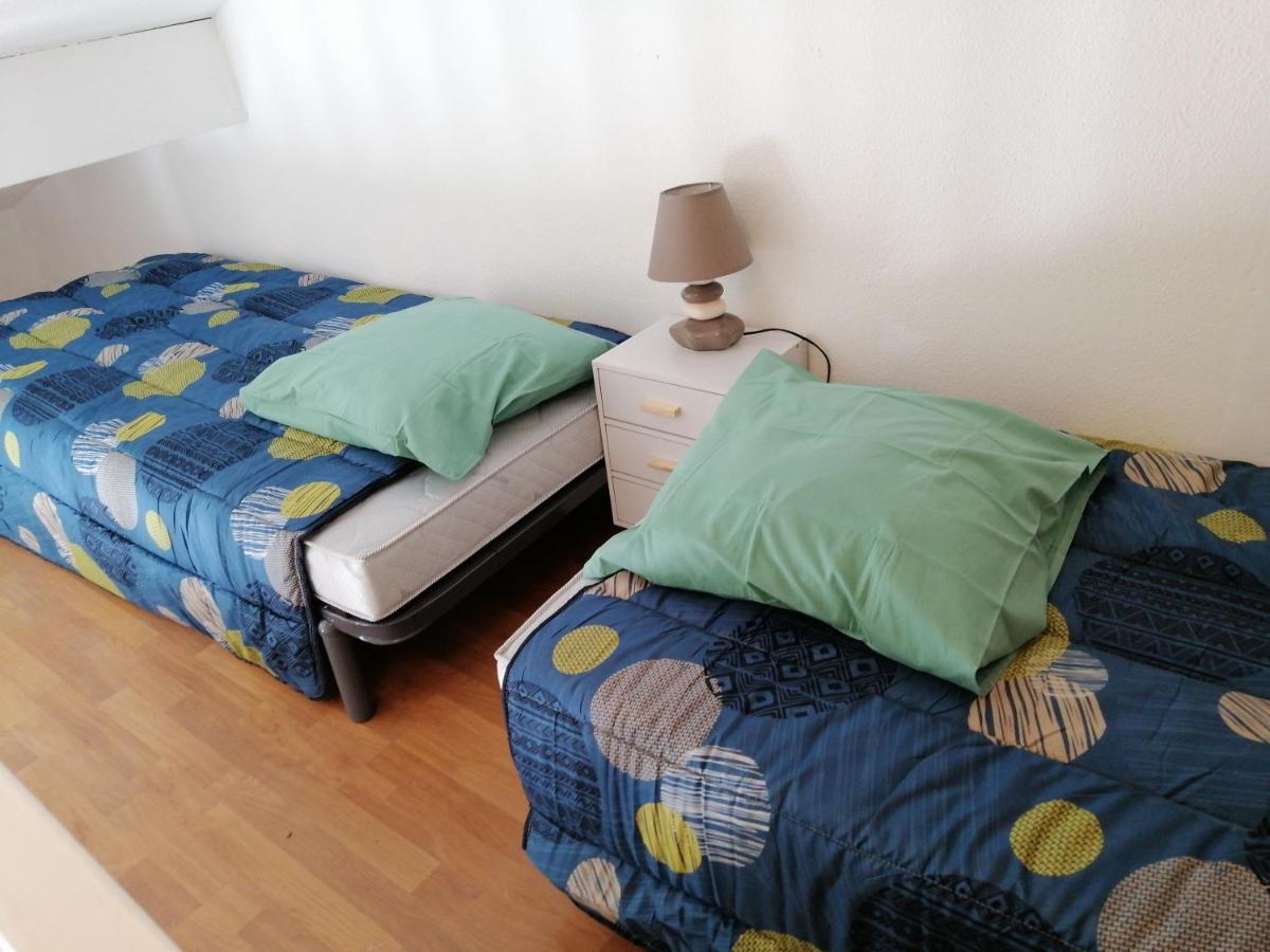 Sous le soleil de Provence Petite maison au calme et très bien équipée de 40m2 avec Wifi -jardin privé-la piscine est commune à la résidence et ouverte du 1er mai au 30 septembre de 09h à 21h,En juillet et aout reservation uniquement du samedi au sam Forcalqueiret Exterior foto